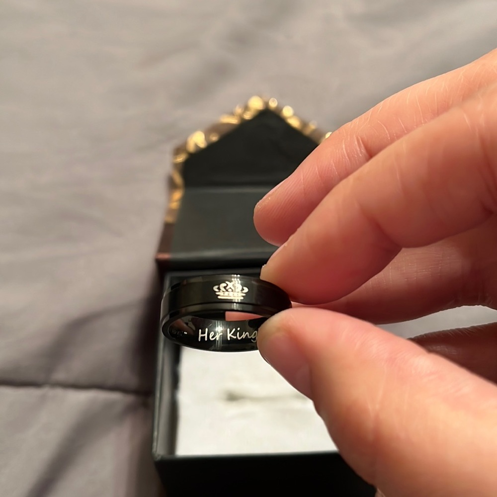 Her king ring